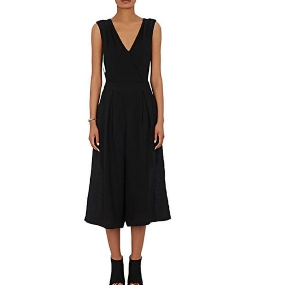 🔥🔥Barneys New YorkSleeveless V-Neck Jumpsuit